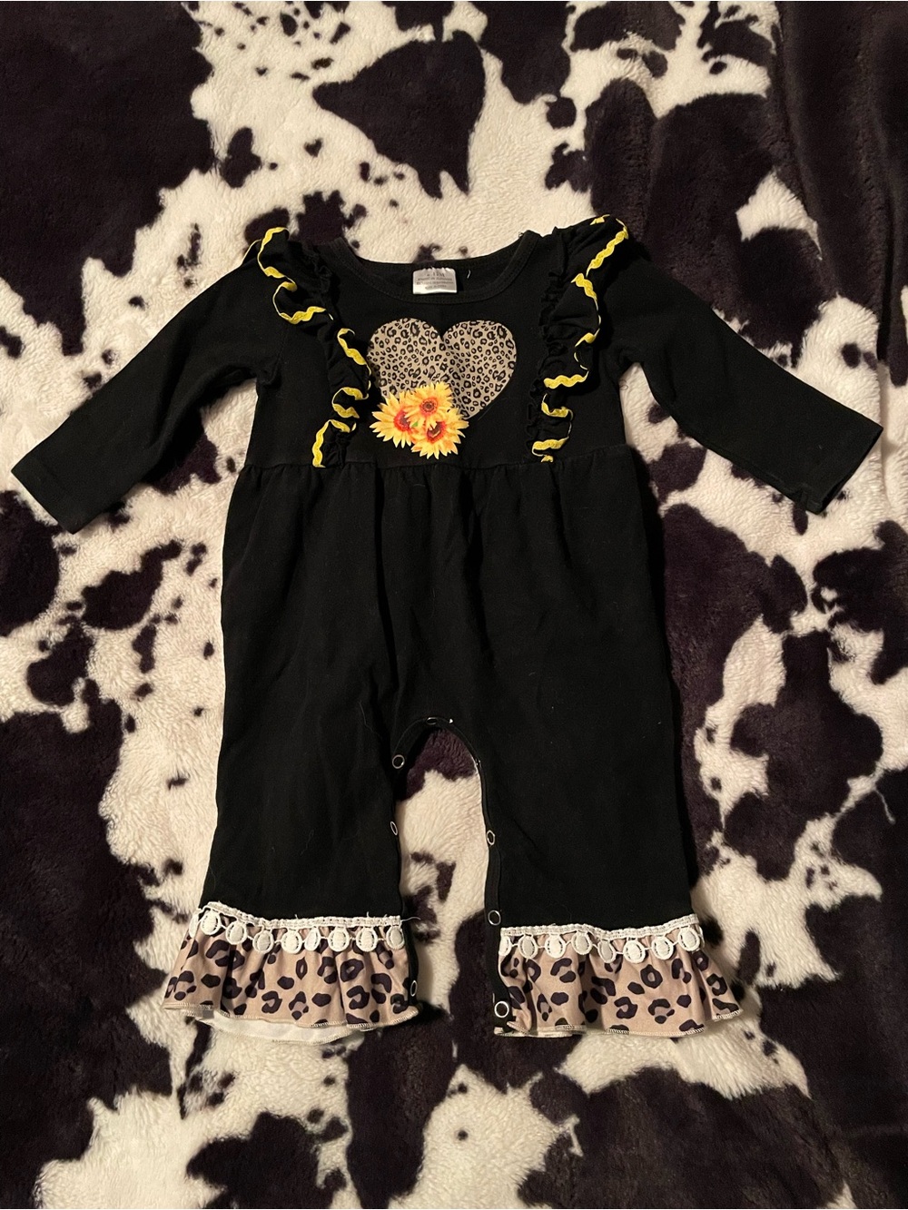 Cheetah Heart and Sunflower Long Sleeve Crescent Button Romper Size 6-12 Months